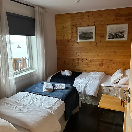 Astra Whale - Waterfront Boutique In Lofoten * Kabelvåg