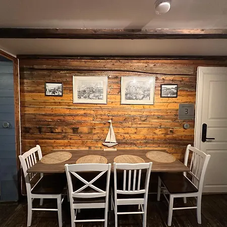 Astra Whale - Waterfront Boutique In Lofoten 假日公园