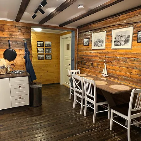 Astra Whale - Waterfront Boutique In Lofoten 假日公园