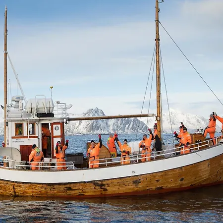 Astra Whale - Waterfront Boutique In Lofoten Kabelvåg